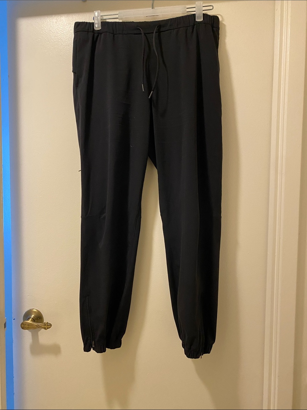 Authentic LuluLemon  Nylon/Poly Black Joggers Women’s Size 10